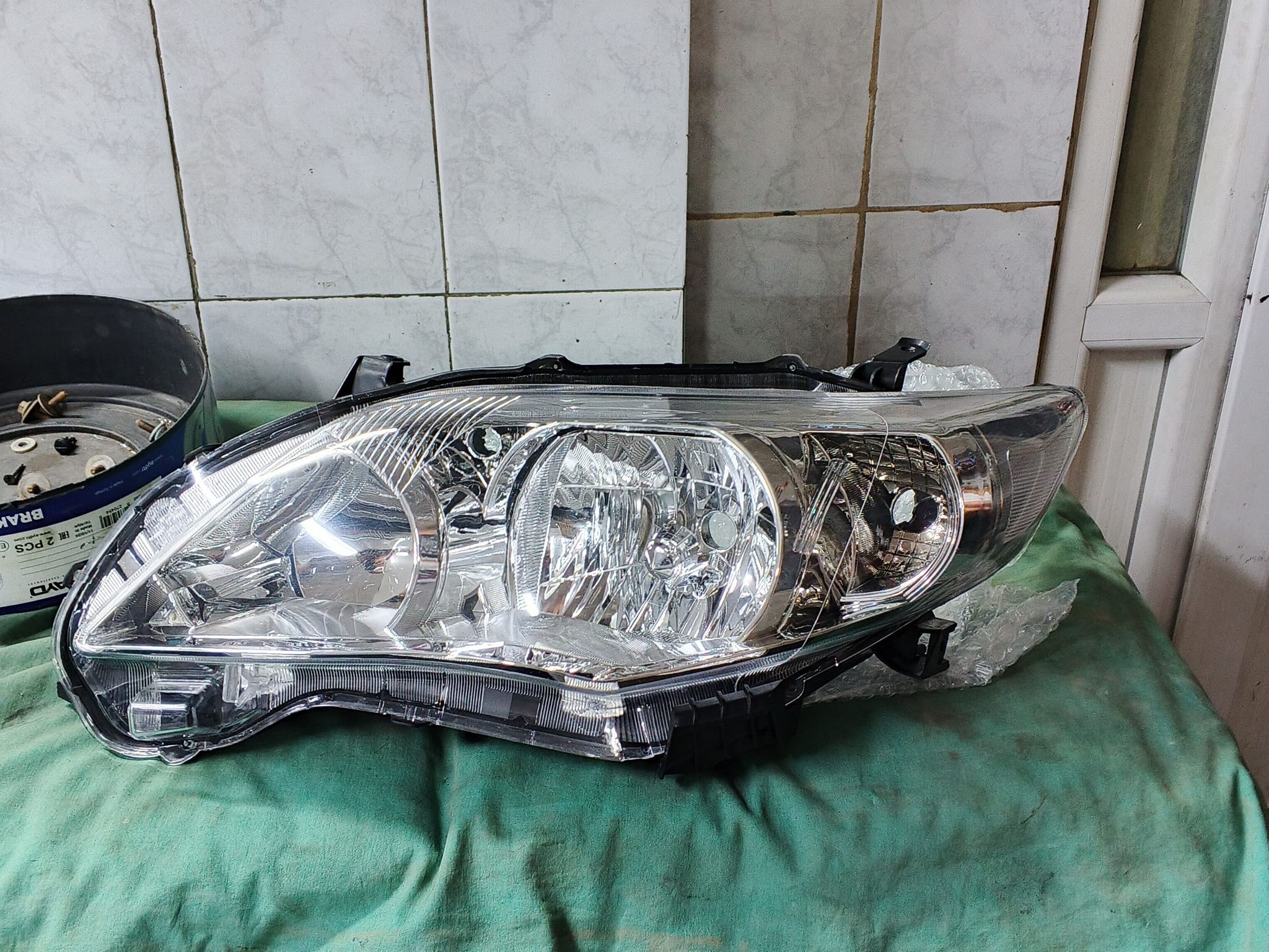 Toyota Corolla ön sol far